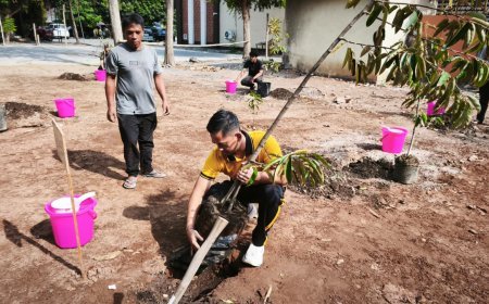 Tanam Pohon Bersama Warga, Kapolres Kediri Kota Gerakkan Green Policing di Aspol PK Bangsa