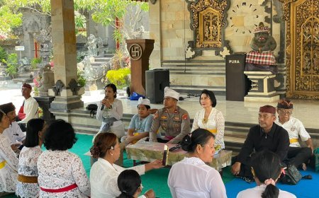 Minggu Kasih, Wakapolres Kediri Kota Perkuat Silaturahmi dan Sampaikan Pesan Kamtibmas di Pura Penataran Agung Kilisucio