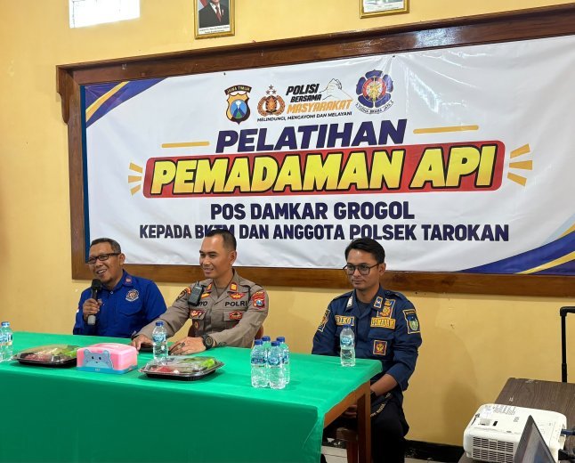 Hadapi Situasi Darurat, Polsek Tarokan Tingkatkan Kemampuan Personel Bersama Damkar