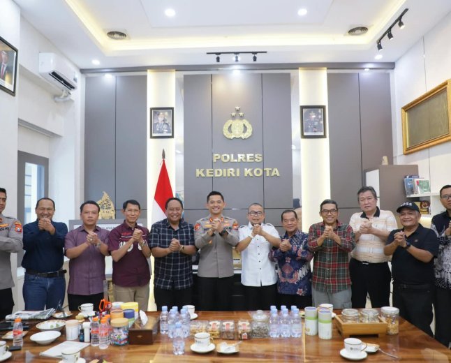 Perkuat Sinergi dan Kepedulian Sosial, DBK Silaturahmi dengan Kapolres Kediri Kota