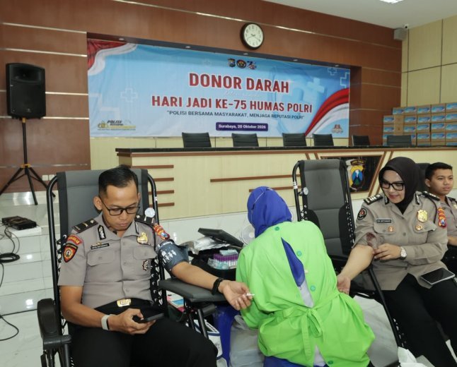 Polda Jatim dan Insan Pers Gelar Donor Darah, Wujud Sinergi Kemanusiaan di Hari Jadi ke-75 Humas Polri