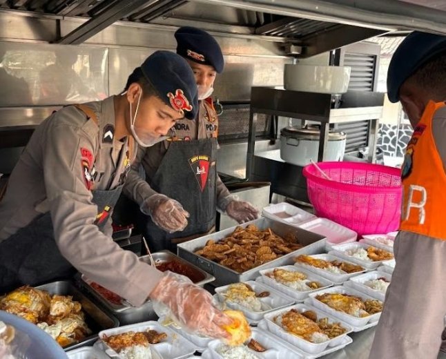 Tanggap Karhutla, Brimob Polda Jatim Padukan Operasi SAR dan Aksi Kemanusiaan